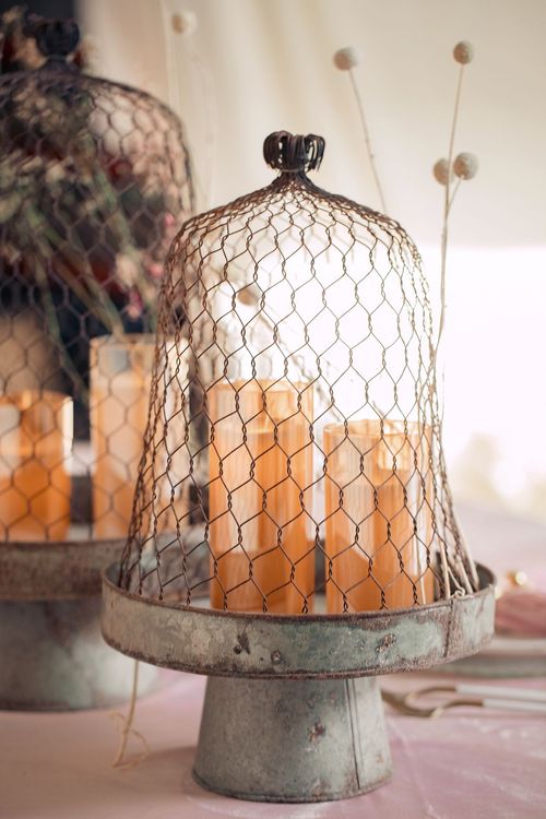 Акцентные сеты за круглым столом