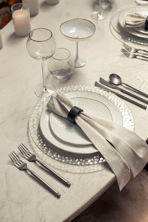 Бежевый стол-подкова