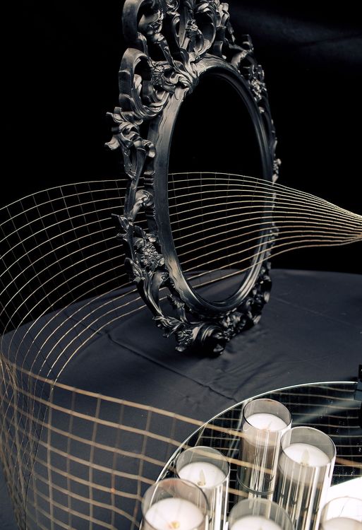 Дымчатый сет за круглым столом