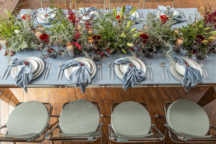 Эвкалиптовый сет за прямоугольным столом