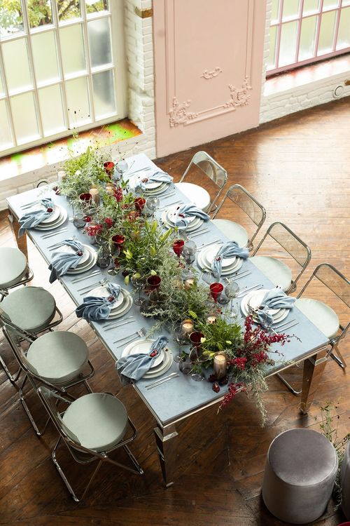 Эвкалиптовый сет за прямоугольным столом