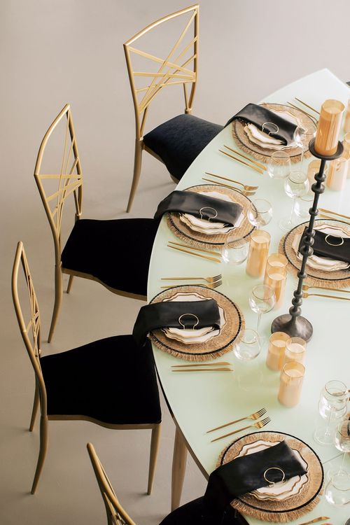 Красно-черный сет за столом-волна