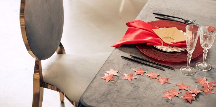 Красный сет со звездами