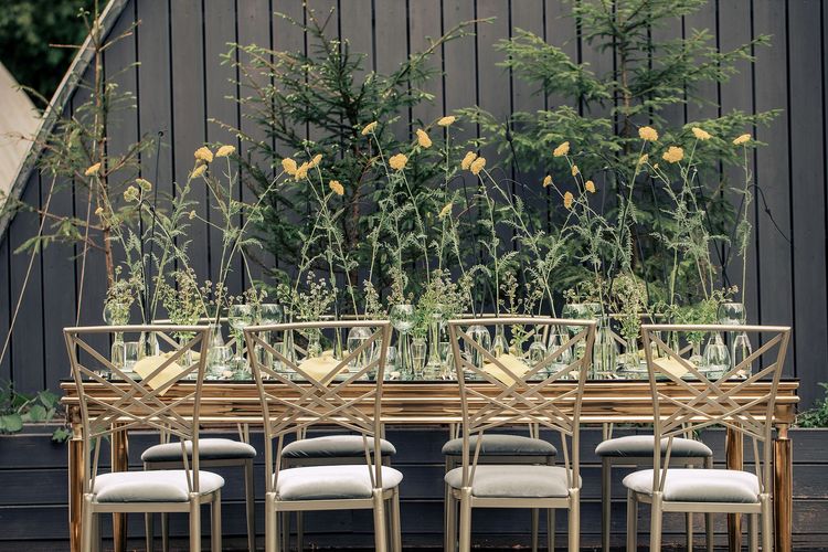 Полевой сет за зеркальным прямоугольным столом