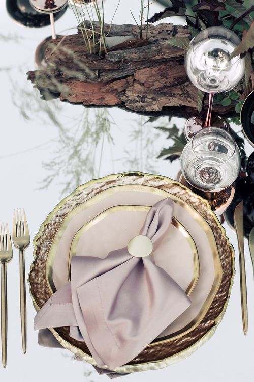 Сет за зеркальный прямоугольным столом