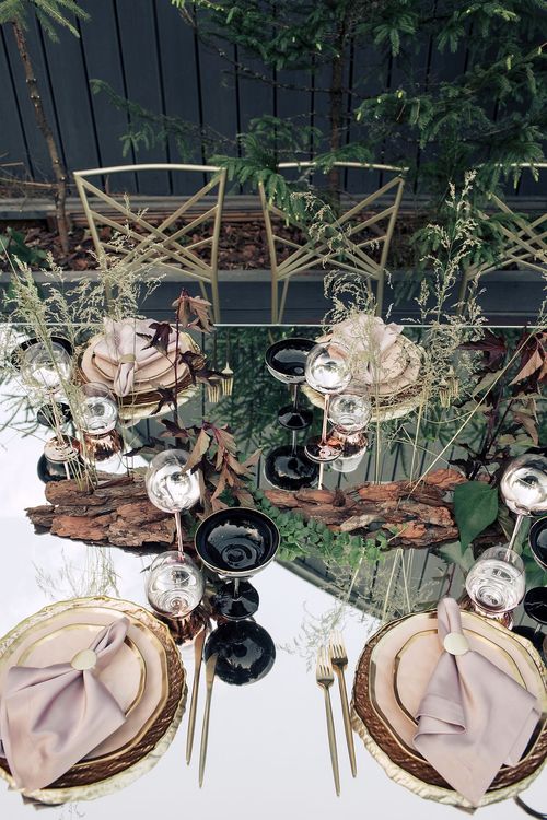 Сет за зеркальный прямоугольным столом