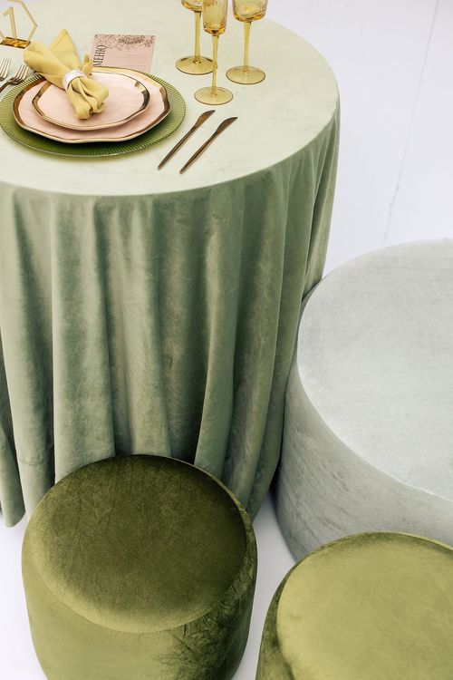 Зеленый сет с пуфами