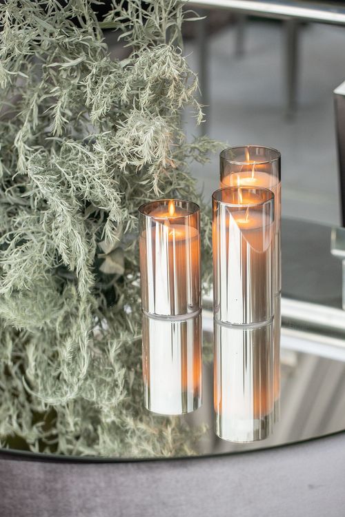 Зеркальный сет за прямоугольным столом